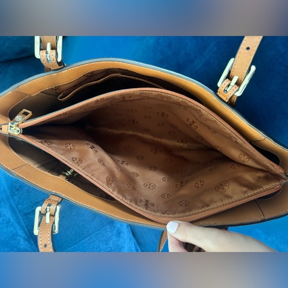 Tory Burch Mini Robinson Brown Leather Tote Bag - Picture 11 of 16